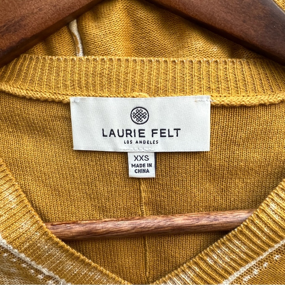 Laurie Felt Yellow Distressed Lightweight V-Neck Sweater Size XXS - Picture 5 of 8